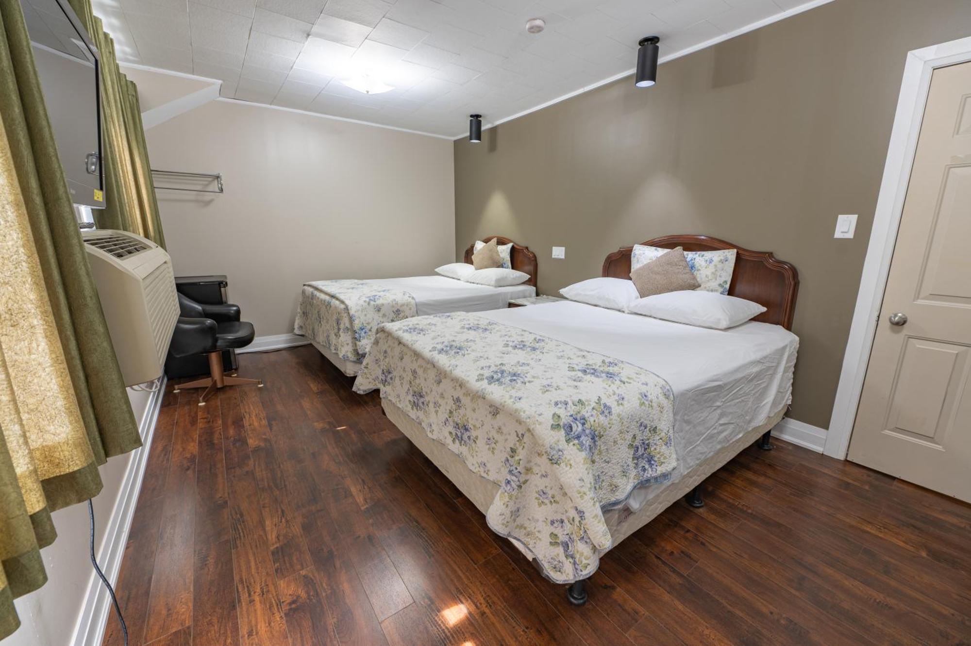 Sauble Beach Lodge Esterno foto
